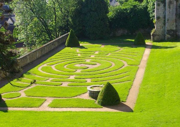 Jardins de l'Evêché : le maire bétonneur rêve de transformer un joyau historique en parking